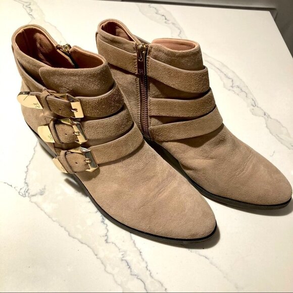 TARYN ROSE Sz 9.5B Samantha Light Taupe Beige Western Style  Booties - Picture 1 of 10